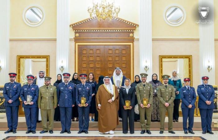 البحرين الان | ولي العهد رئيس الوزراء يلتقي أصحاب الأفكار الـ12 المتأهلة للمرحلة النهائية في مسابقة (فكرة) | الخليج الان البحرينية