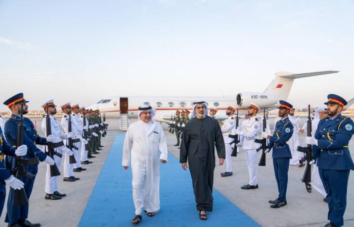 البحرين الان | ولي العهد رئيس الوزراء يصل الإمارات في زيارة يلتقي خلالها محمد بن زايد | الخليج الان البحرينية