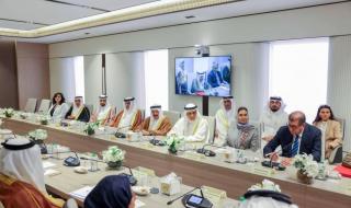 البحرين الان | في لقاءٍ مع لجنتي الشؤون الخارجية والدفاع والأمن الوطني بمجلسي الشورى والنواب:
البحرين ليست طرفاً في الحرب الدائرة فلا تدخلونا فيها وعلى أي حال لن نسمح بذلك | الخليج الان البحرينية