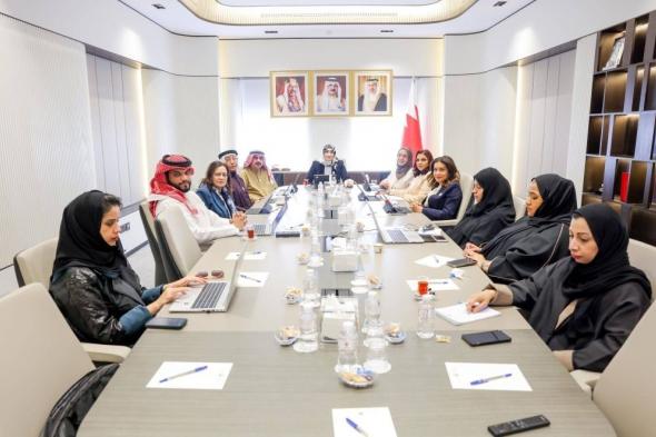 البحرين الان | " خدمات الشورى" تستكمل مناقشة اقتراحًا بقانون بشأن "إنشاء لجنة عليا للمسؤولية الطبية" | الخليج الان البحرينية
